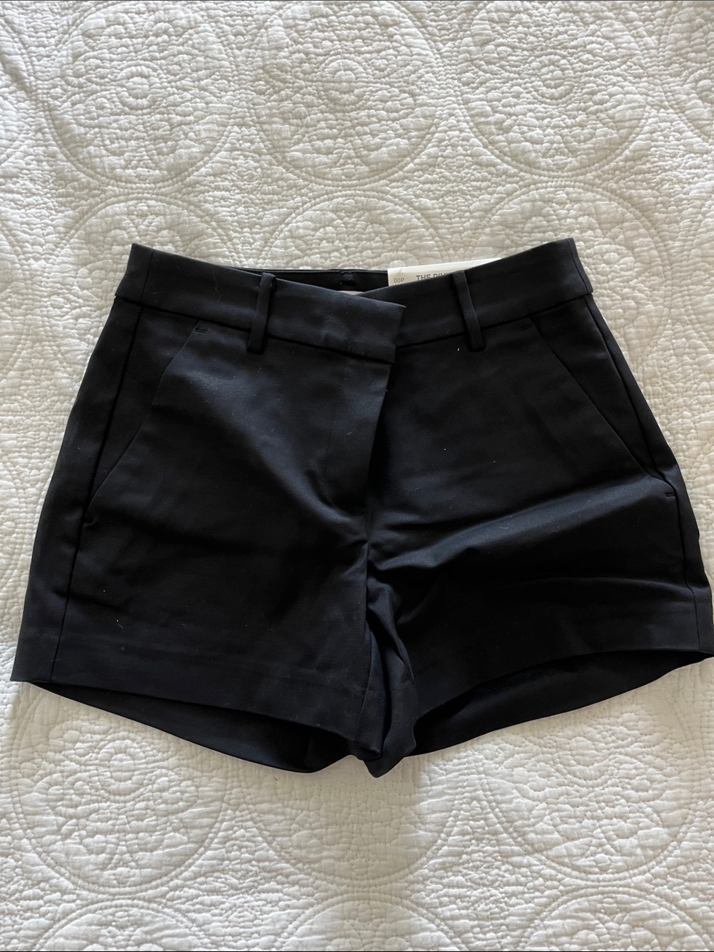 LOFT Black Riviera Tailored Shorts 00P